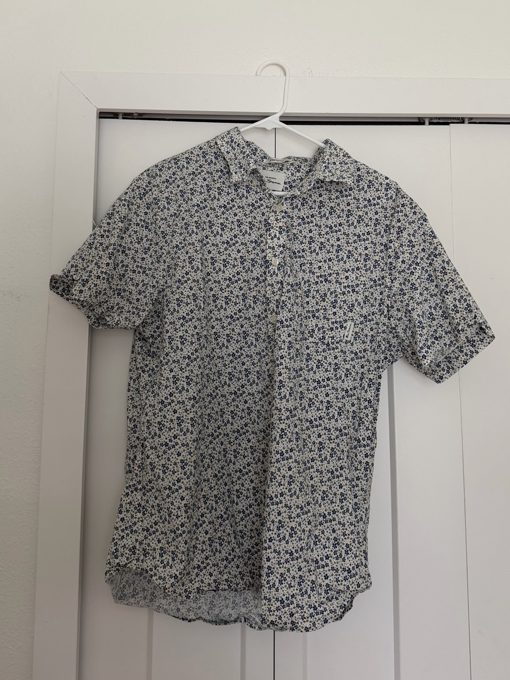 Ben Sherman Short-Sleeve Floral Button-Down Shirt - White and Blue